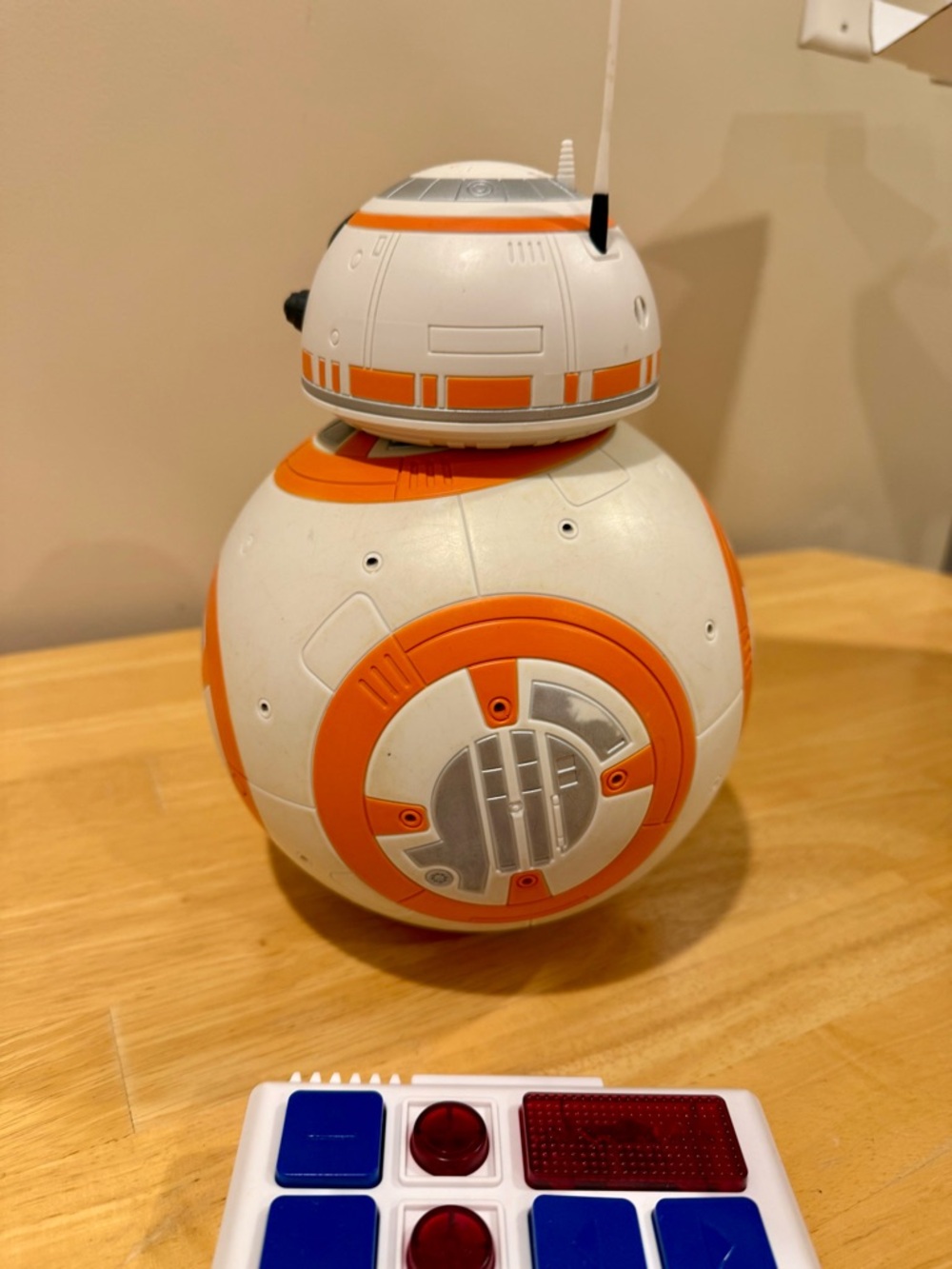 Custom Disney BB-8 Droid – Built at Disney Droid Depot Star Wars Galaxy’s Edge - Picture 5 of 14
